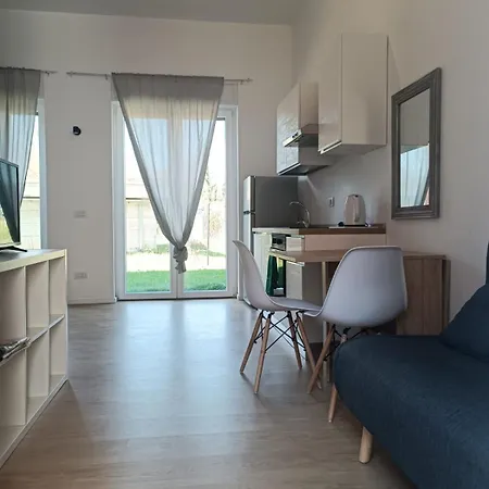 Apartamento Bright And Private With Yard